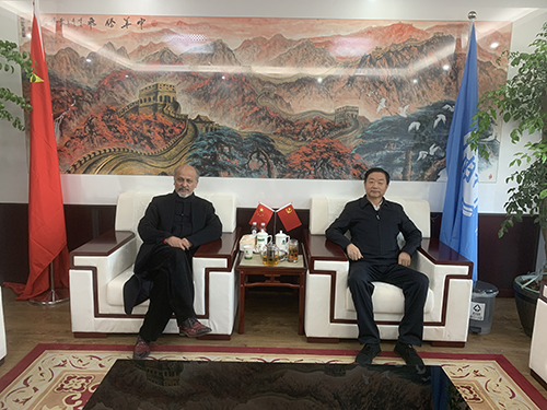 白求恩醫(yī)療隊(duì)隊(duì)長(zhǎng)艾尼瓦爾·買(mǎi)買(mǎi)提先生到訪北京岳氏集團(tuán)