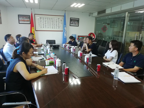 雙塔區(qū)鳳凰山管委會(huì)主任劉振福一行訪問(wèn)岳氏